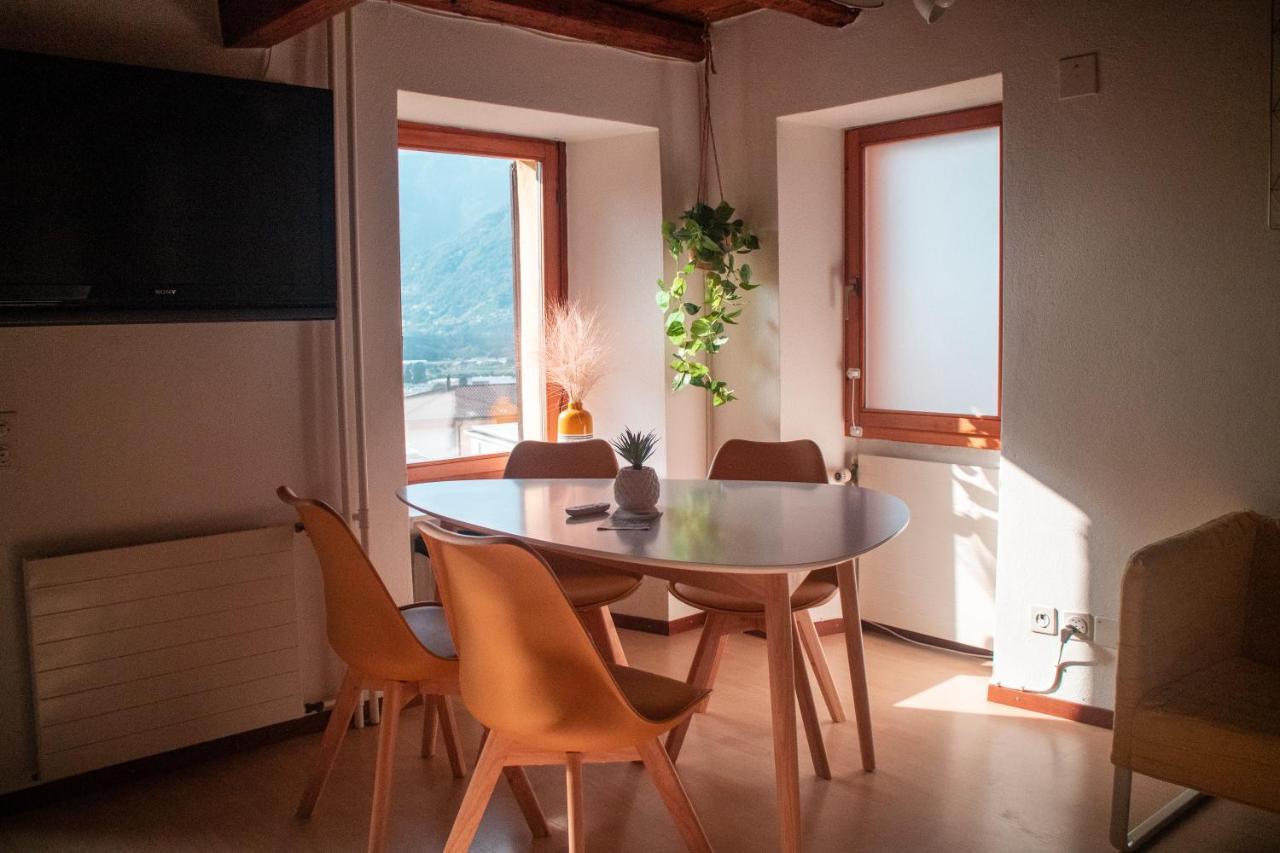 Cadenazzo Wisteria House - Holiday Apartment מראה חיצוני תמונה