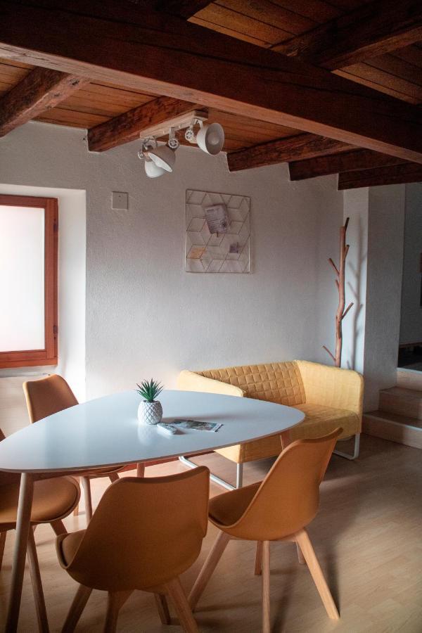Cadenazzo Wisteria House - Holiday Apartment מראה חיצוני תמונה